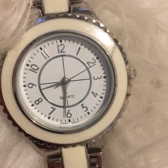 QUARTZ Japan Watch - Picture 2 of 3